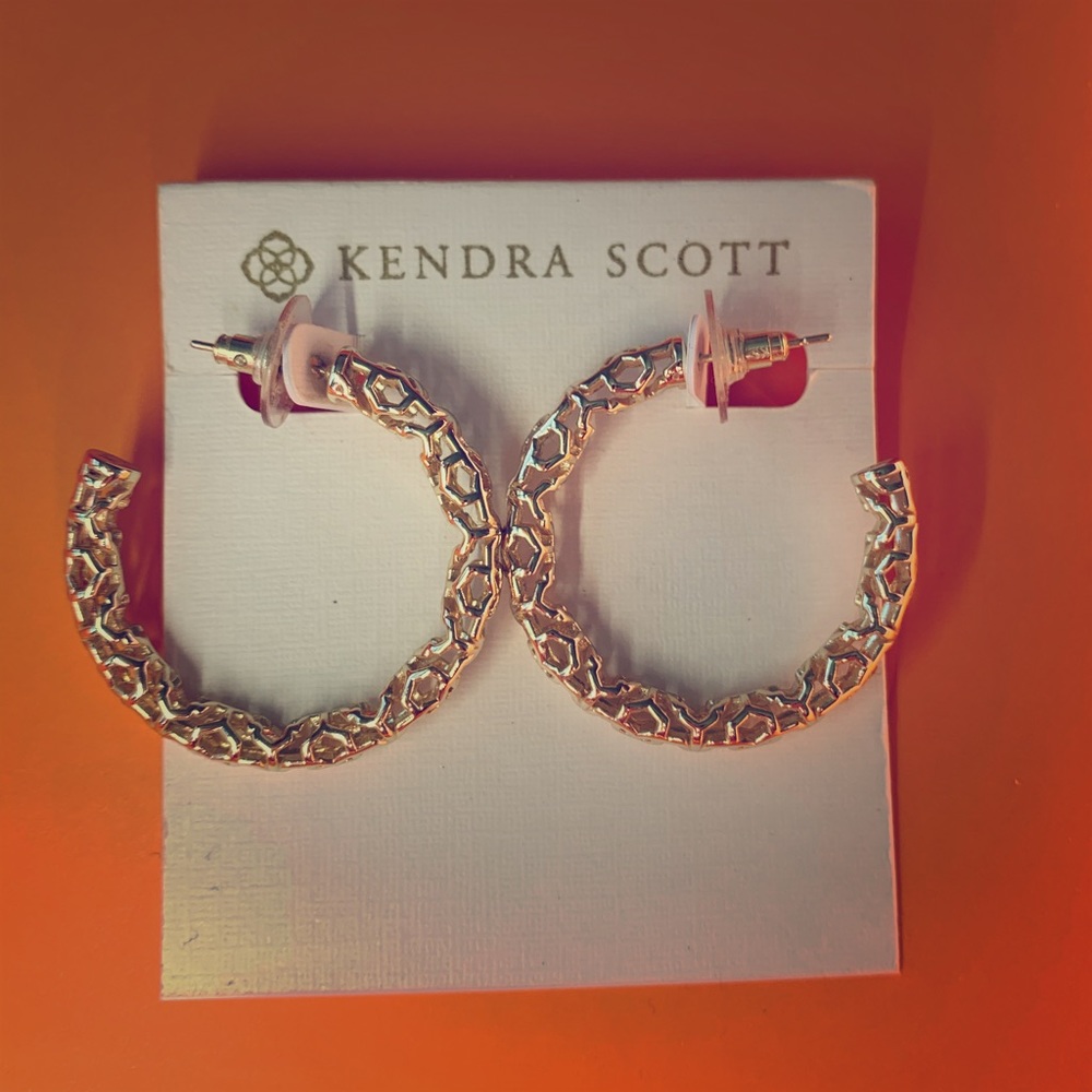 Kendra Scott gold hoop filigree earrings NWT